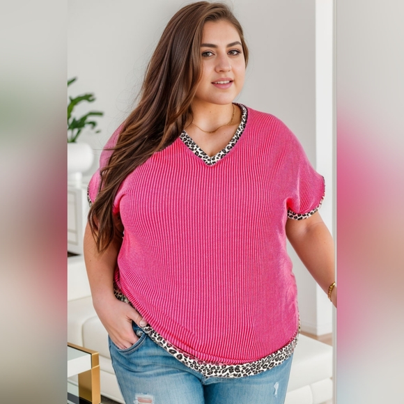 Plus Size Leopard V-Neck Short Sleeve T-Shirt Top - Picture 1 of 5